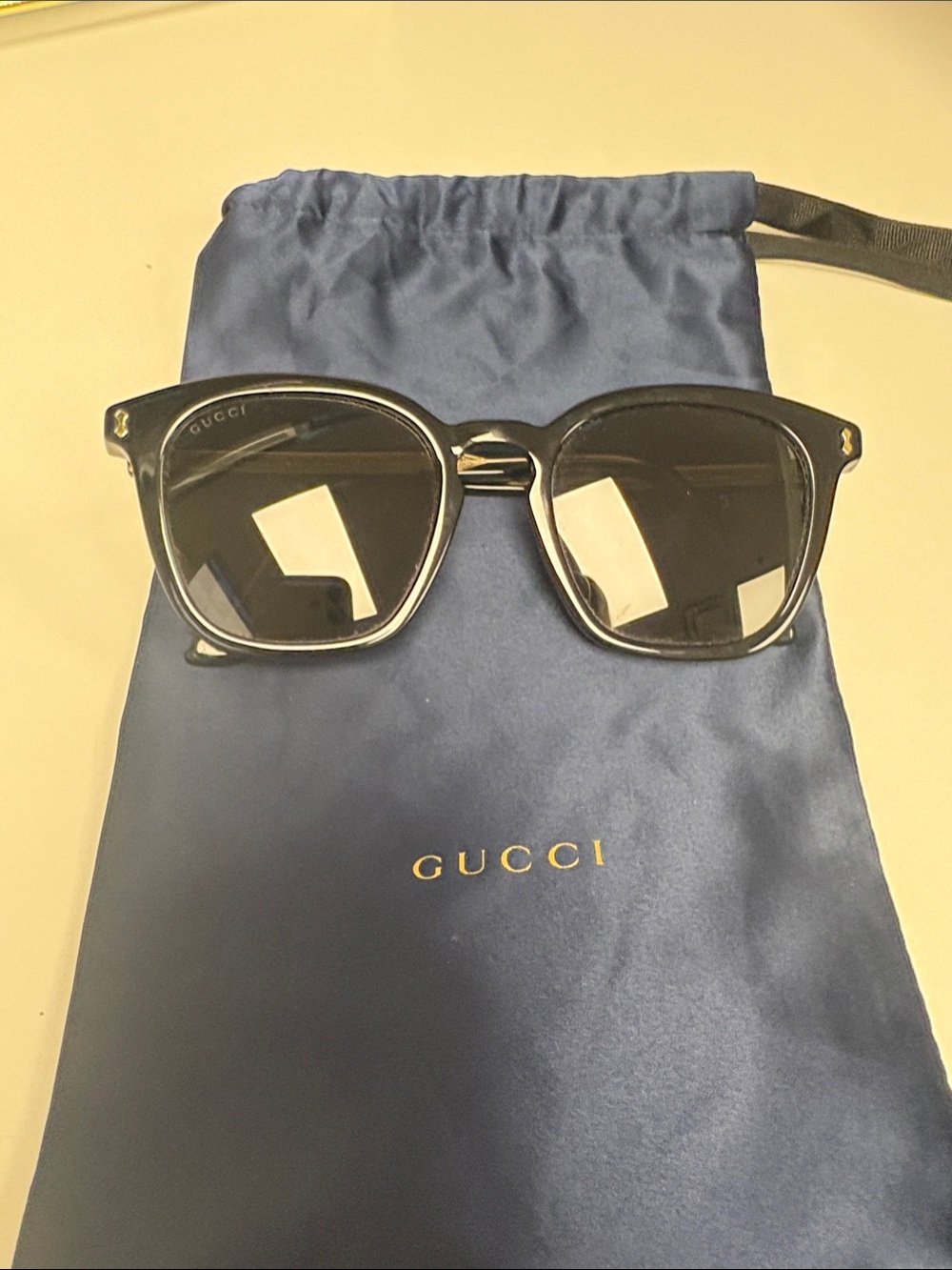 Gucci Men’s Black Round-Acetate Sunglasses with Dark Lenses